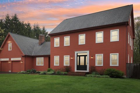 53 Winnicutt Road Stratham NH 03885