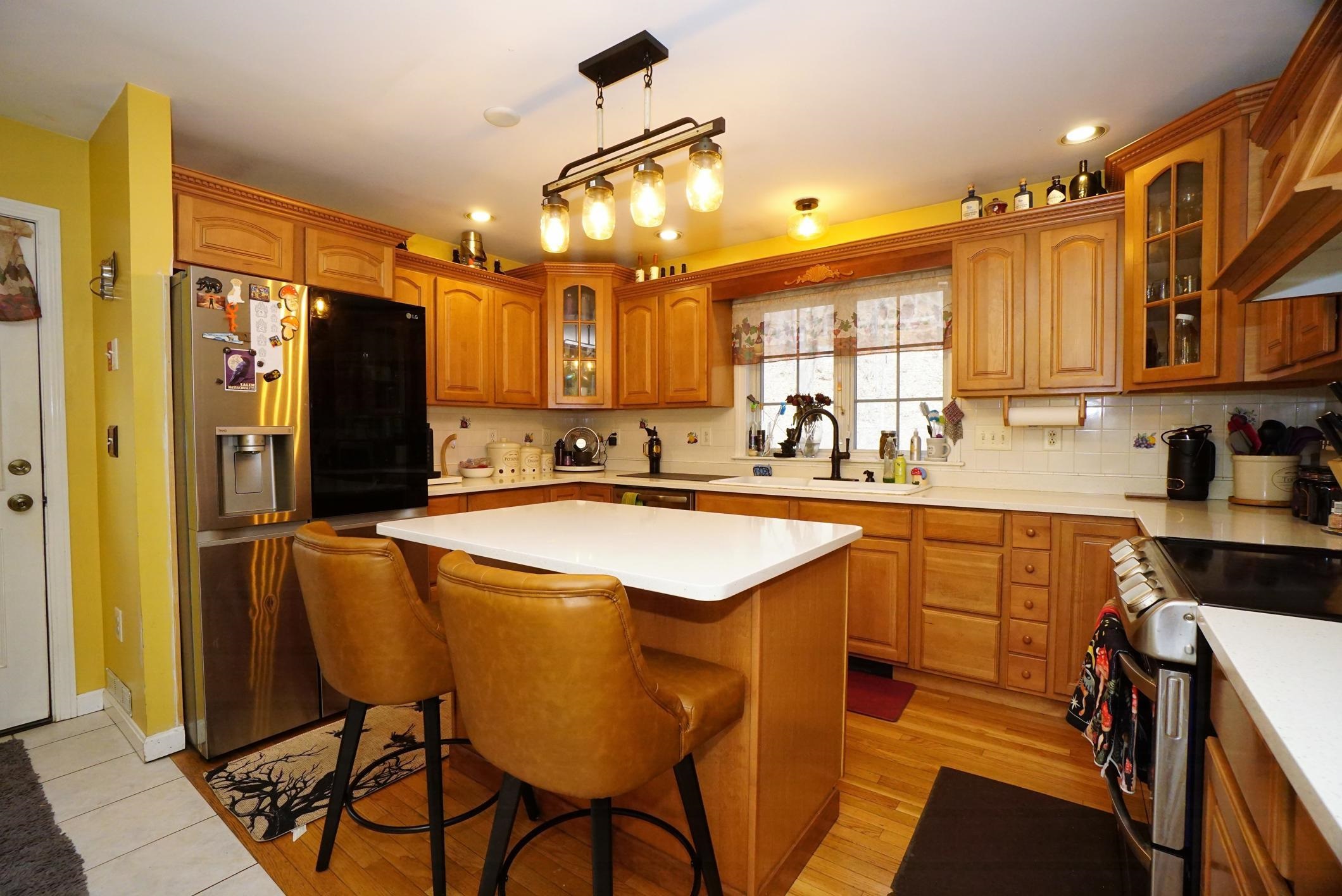 Milford, New Hampshire 03055, United States, 3 Bedrooms Bedrooms, ,3 BathroomsBathrooms,Residential,Active,96791