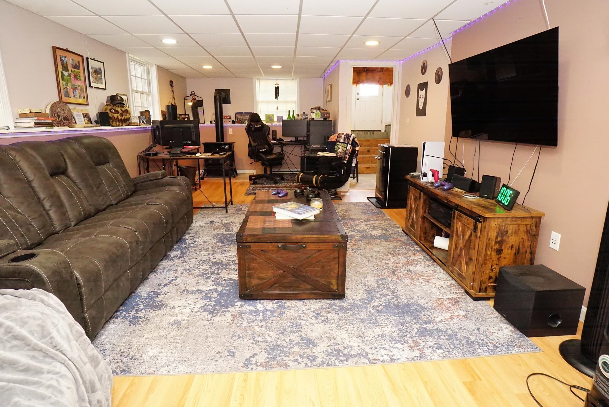 Milford, New Hampshire 03055, United States, 3 Bedrooms Bedrooms, ,3 BathroomsBathrooms,Residential,Active,96791