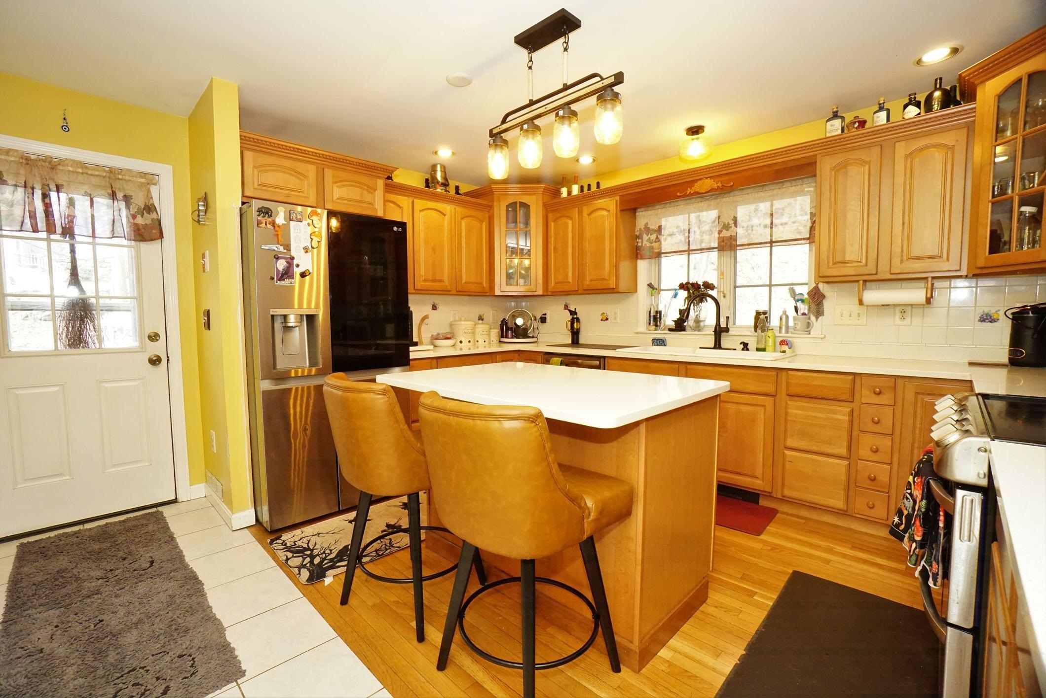 Milford, New Hampshire 03055, United States, 3 Bedrooms Bedrooms, ,3 BathroomsBathrooms,Residential,Active,96791