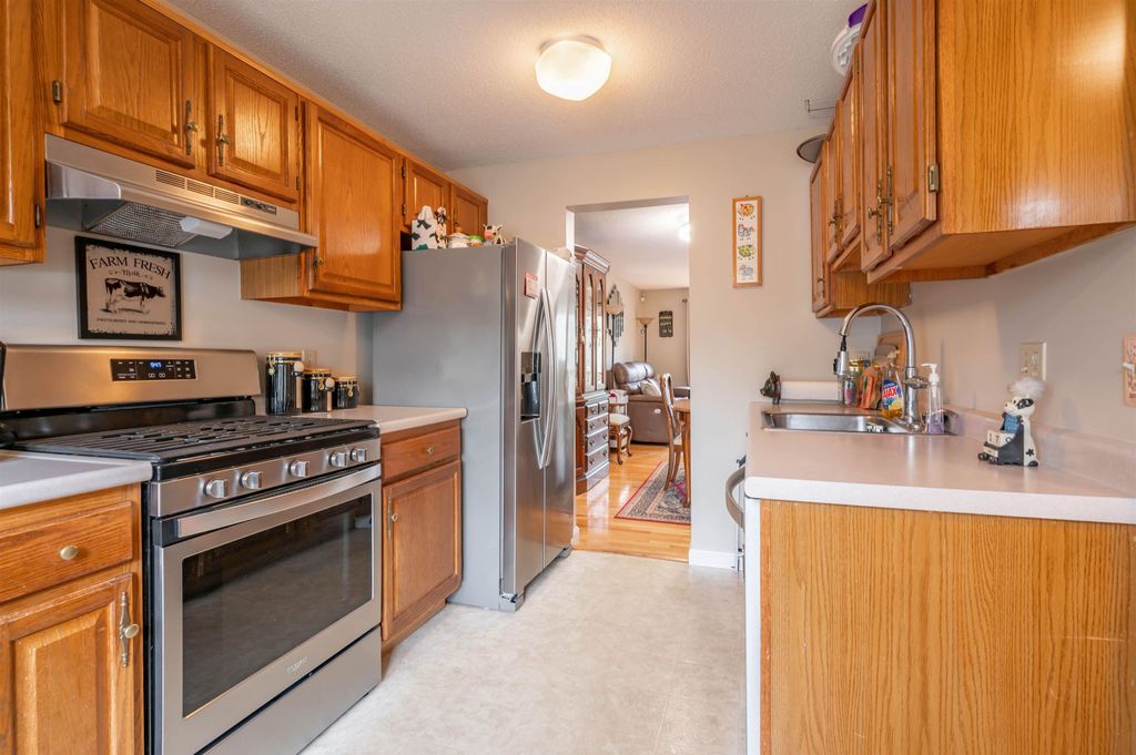 Photo of 8 Bartemus Trail, Nashua, NH 03063 (MLS # 5084679)