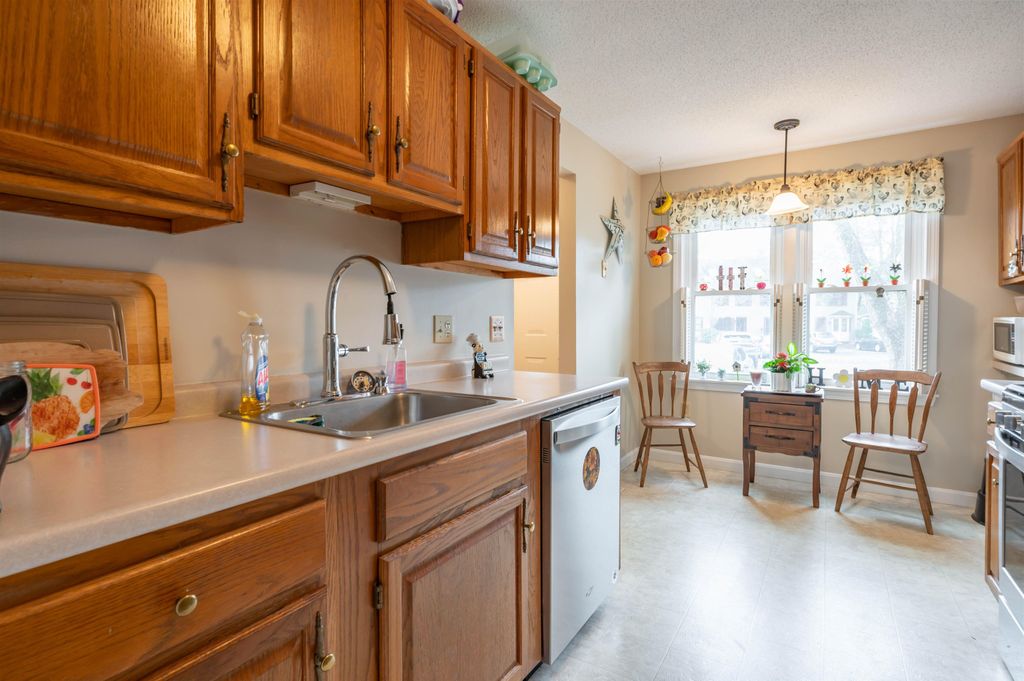 Photo of 8 Bartemus Trail, Nashua, NH 03063 (MLS # 5084679)