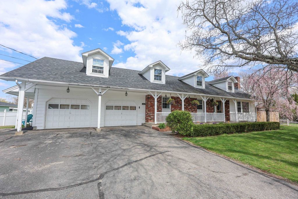 Photo of 815 Goffstown Road, Manchester, NH 03102 (MLS # 5087205)