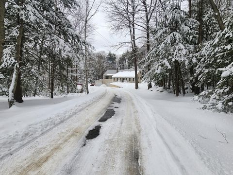 Photo of 22 Abijah Bridge Road, Weare, NH 03281 (MLS # 5077360)