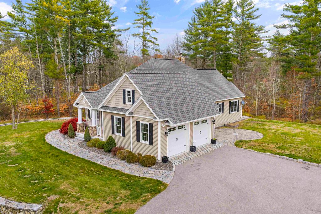 Photo of 65 Lake Road, Brentwood, NH 03833 (MLS # 5068848)