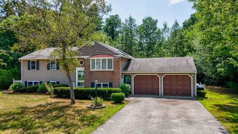 10 Wagner Way Hudson NH 03051