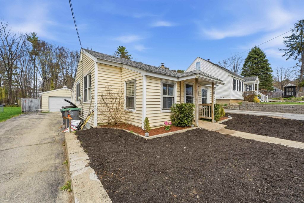 Photo of 10 Lindy Street, Pembroke, NH 03275 (MLS # 5084253)