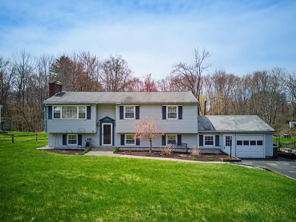 Photo of 11 Whitehall Terrace, Hooksett, NH 03106 (MLS # 5084951)