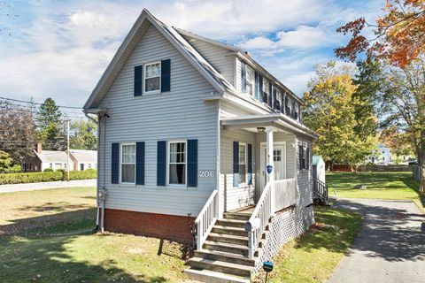 Photo of 206 Locust Street, Dover, NH 03820 (MLS # 5065542)