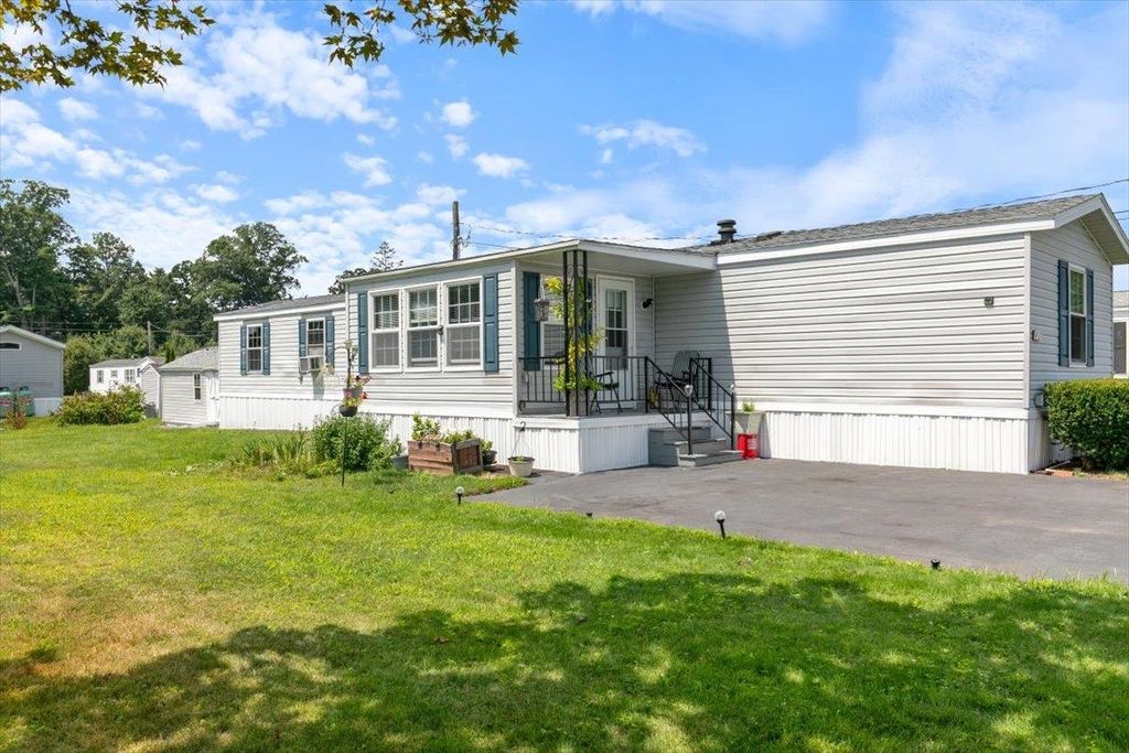 Photo of 40 Hagop Road, Salem, NH 03079 (MLS # 5054556)