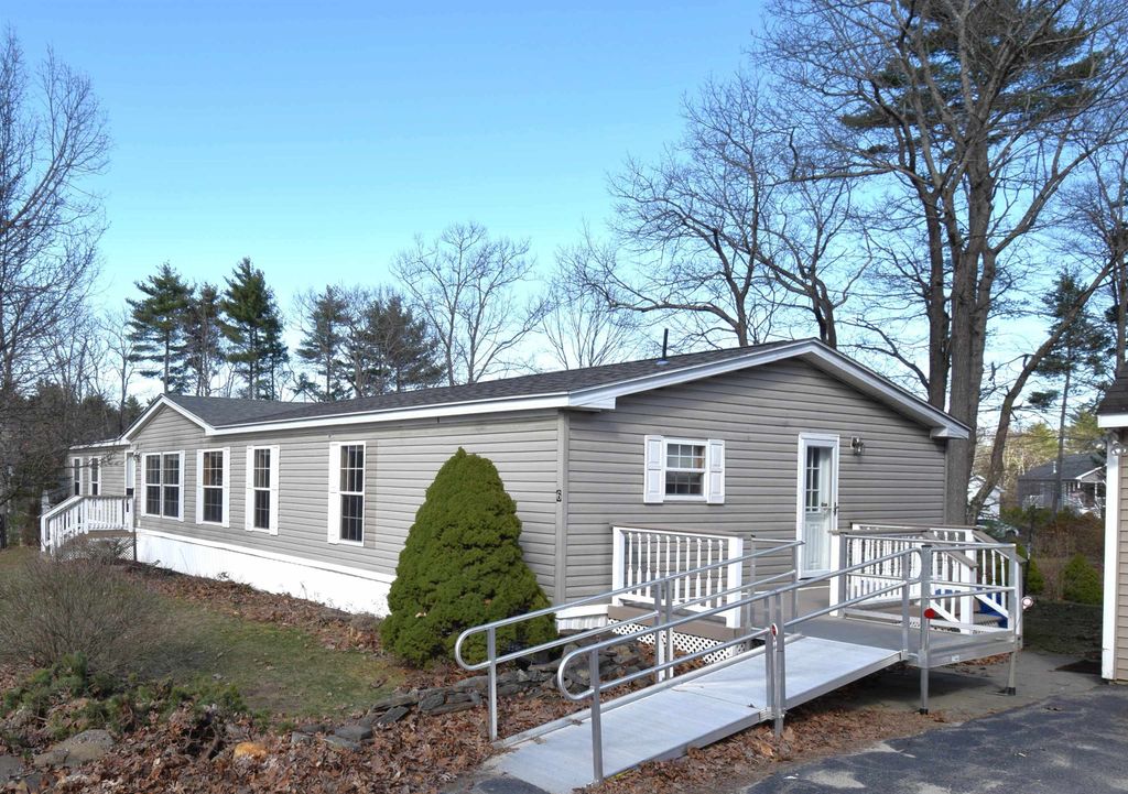 Photo of 6 George's Lane, Fremont, NH 03044 (MLS # 5082476)