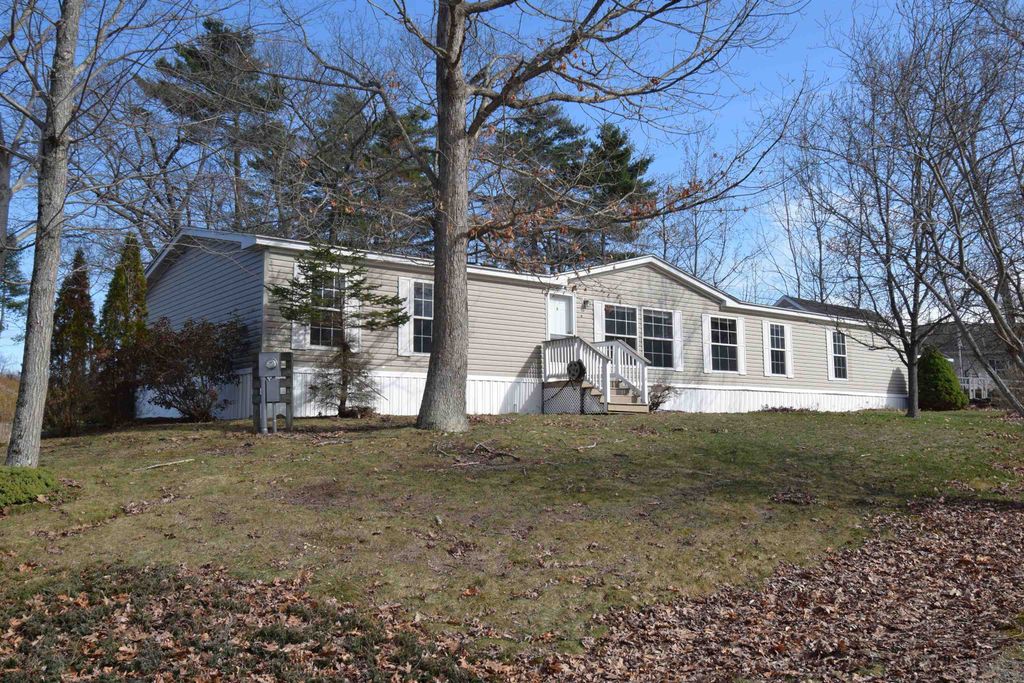 Photo of 6 George's Lane, Fremont, NH 03044 (MLS # 5082476)