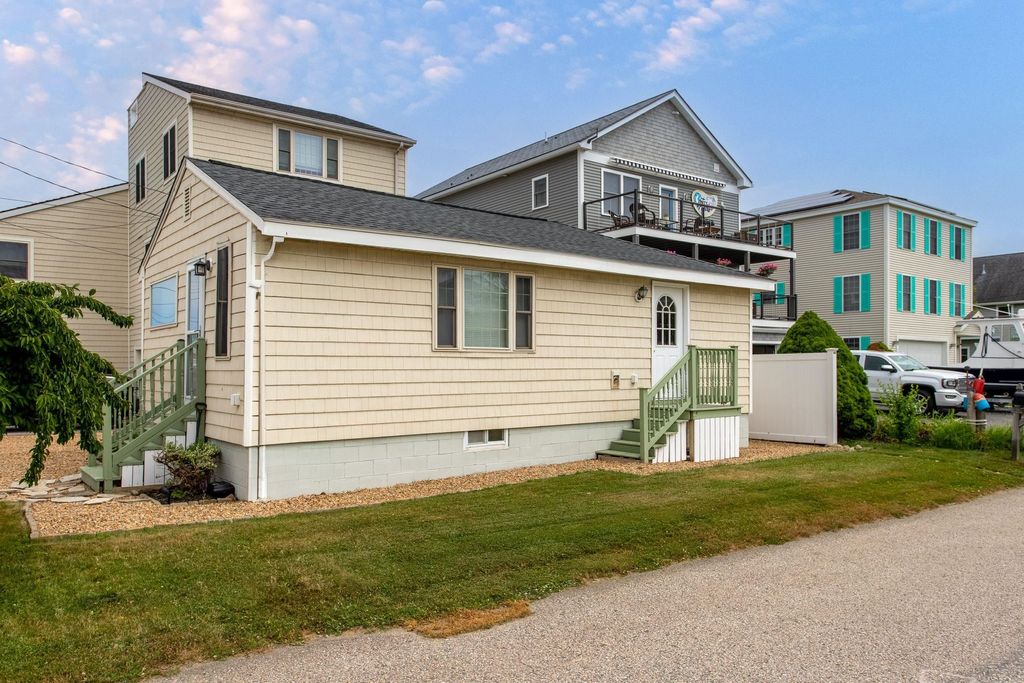Photo of 711 Redman Street, Hampton, NH 03842 (MLS # 5085100)