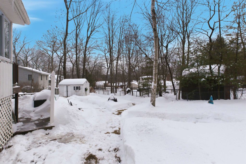 Photo of 154 Westwood Drive, Nashua, NH 03062 (MLS # 5077068)