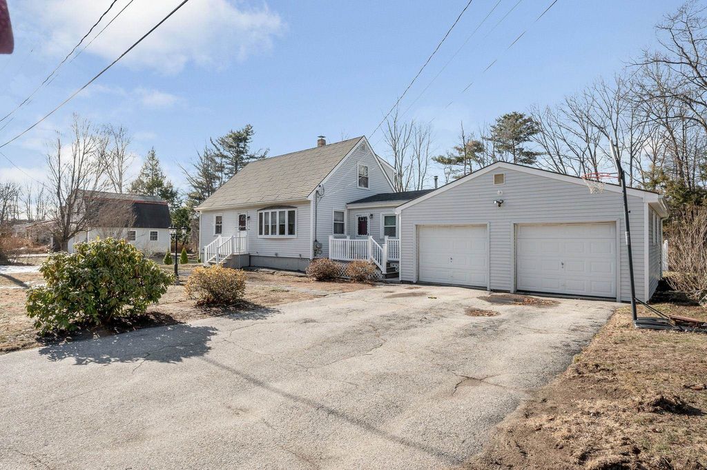 Photo of 4 Paul Avenue, Derry, NH 03038 (MLS # 5079875)