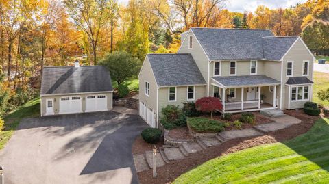 8 Carriage Lane Milford NH 03055