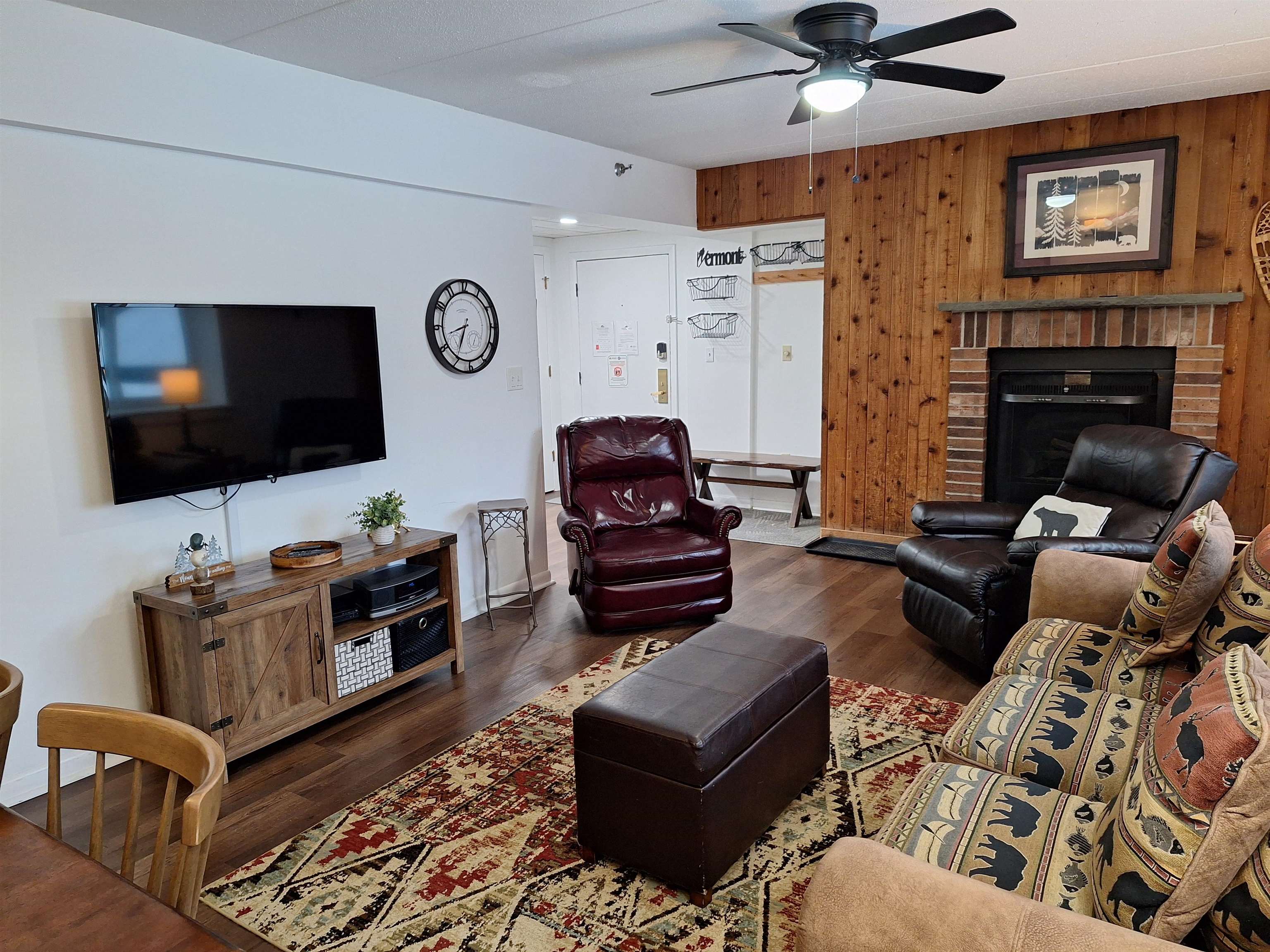 137 East Mountain Road 2B1