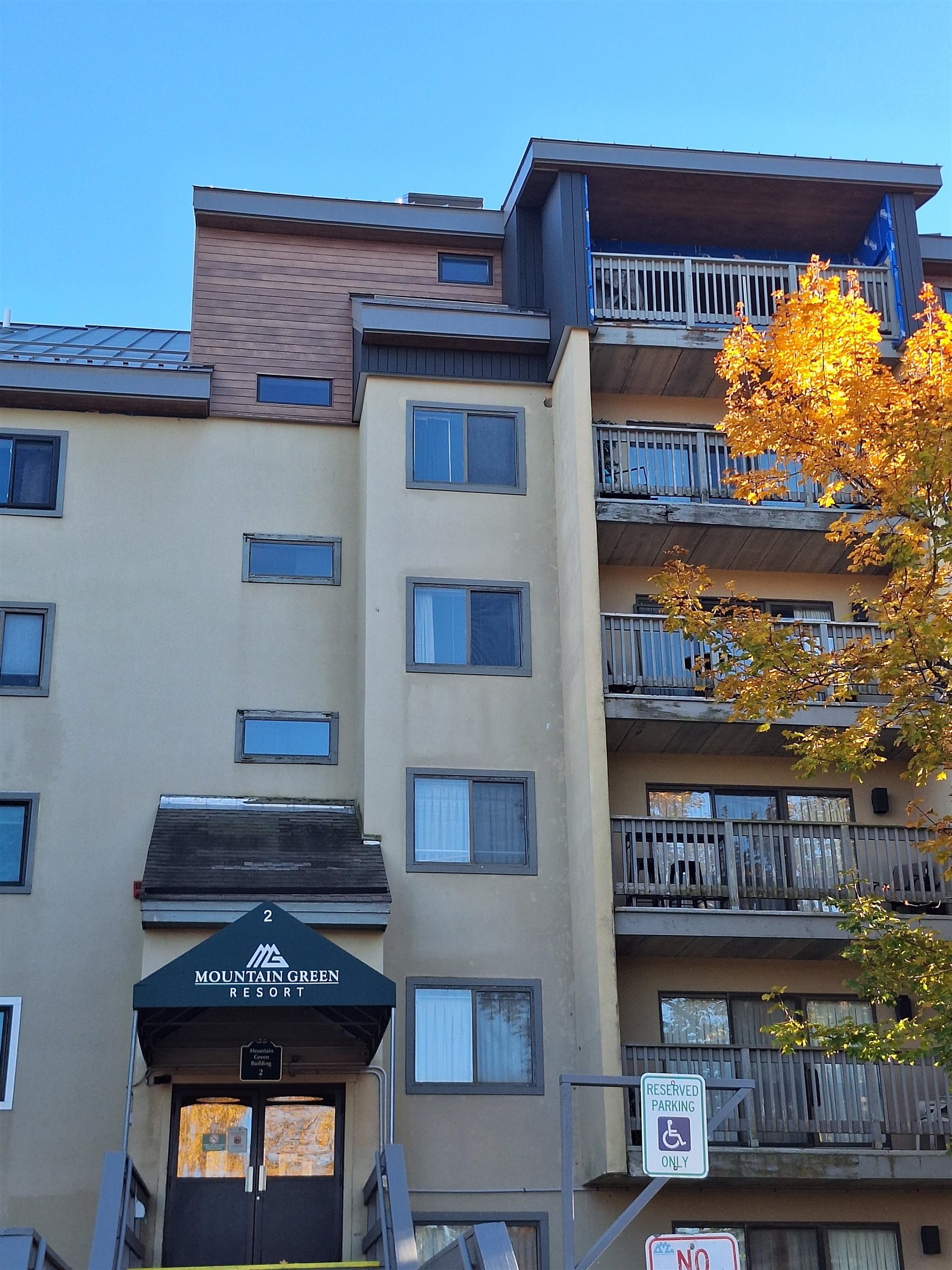 137 East Mountain Road 2B1