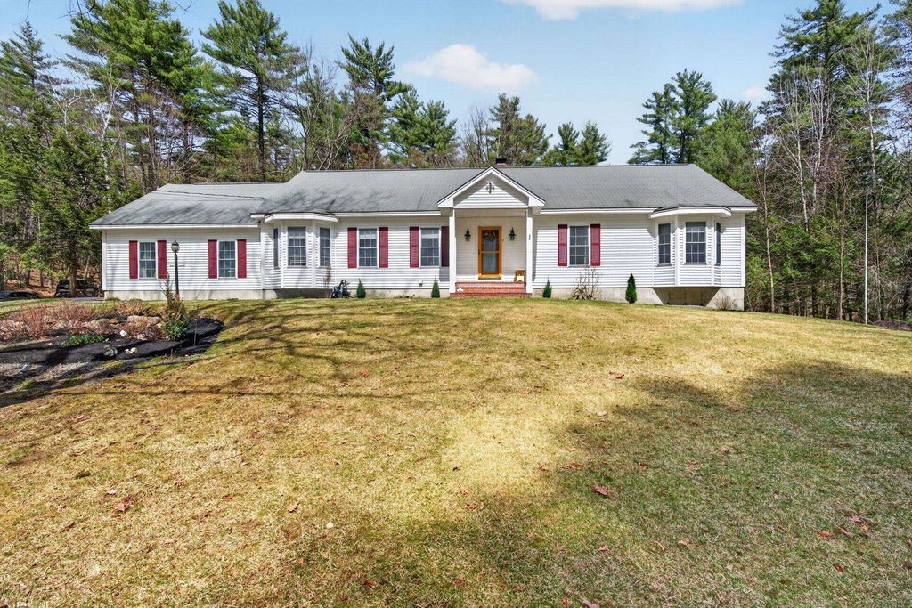 Photo of 3 Belmont Lane, Amherst, NH 03031 (MLS # 5083733)