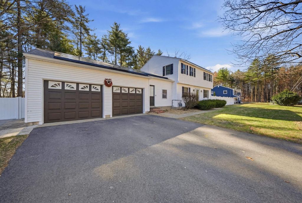 Photo of 24 Hunters Lane, Nashua, NH 03063 (MLS # 5082924)