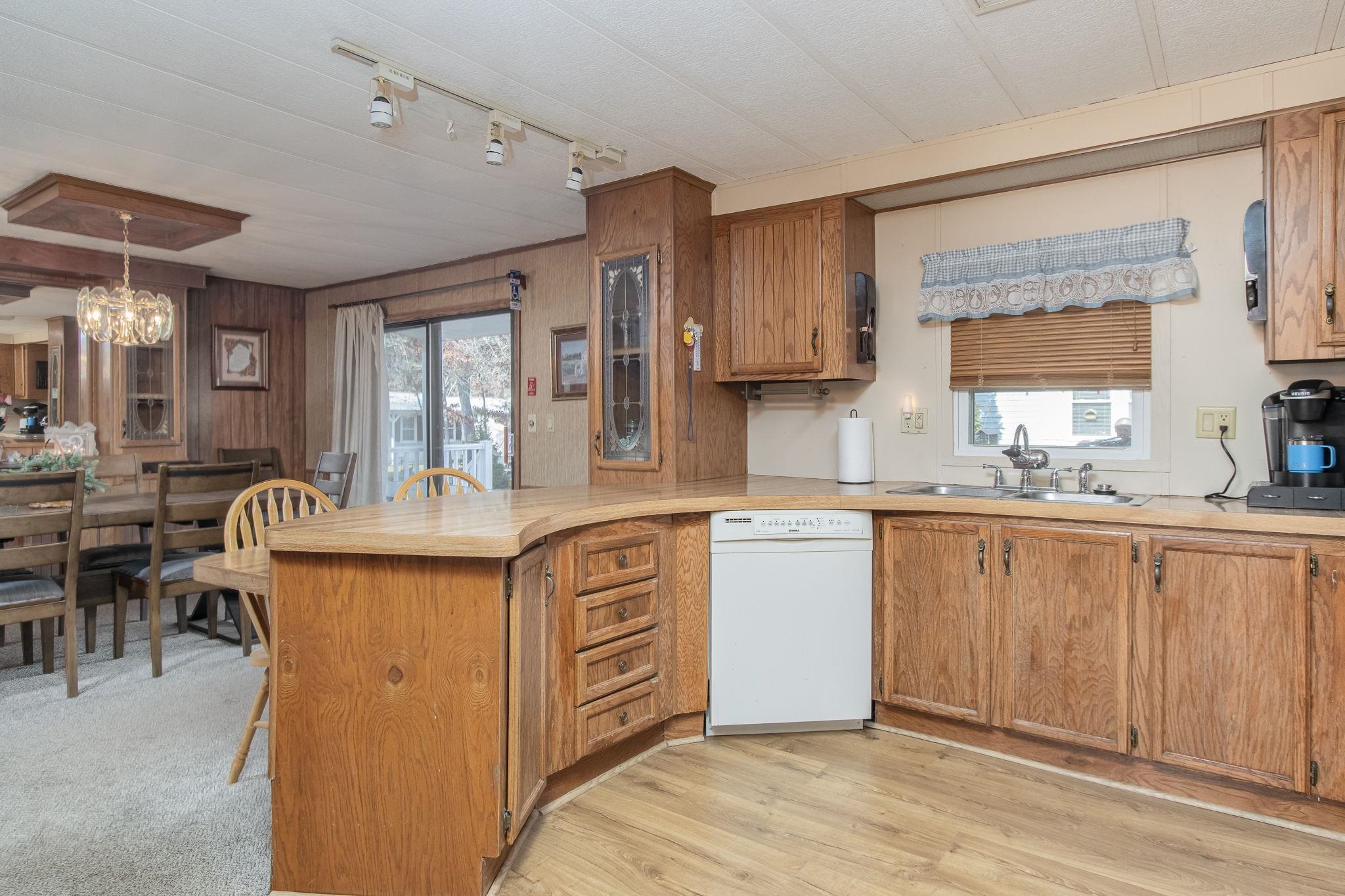 Goffstown, New Hampshire 03045, United States, 3 Bedrooms Bedrooms, ,2 BathroomsBathrooms,Residential,Active,249042