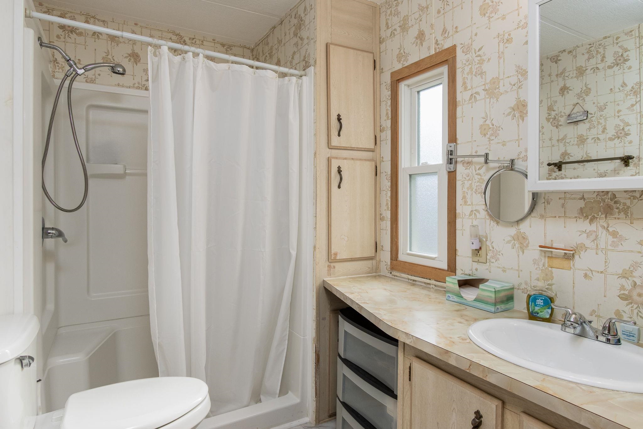 Goffstown, New Hampshire 03045, United States, 3 Bedrooms Bedrooms, ,2 BathroomsBathrooms,Residential,Active,249042