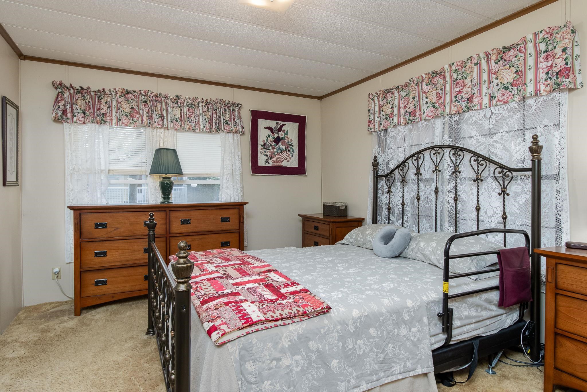 Goffstown, New Hampshire 03045, United States, 3 Bedrooms Bedrooms, ,2 BathroomsBathrooms,Residential,Active,249042