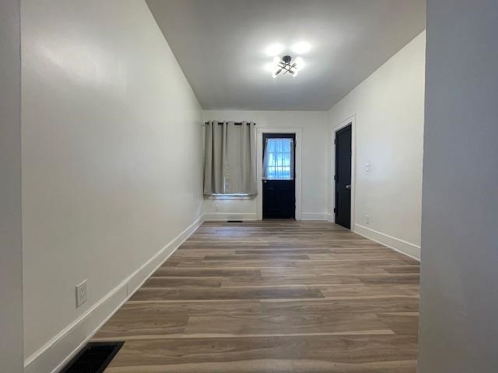 Photo of 460 Lincoln Street, Manchester, NH 03103 (MLS # 5085869)
