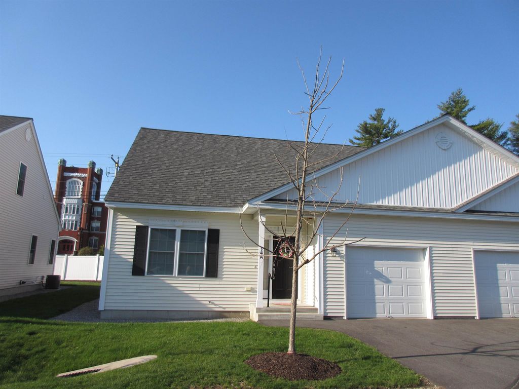 Photo of 14 Angel Point Circle #A, Goffstown, NH 03045 (MLS # 5086964)