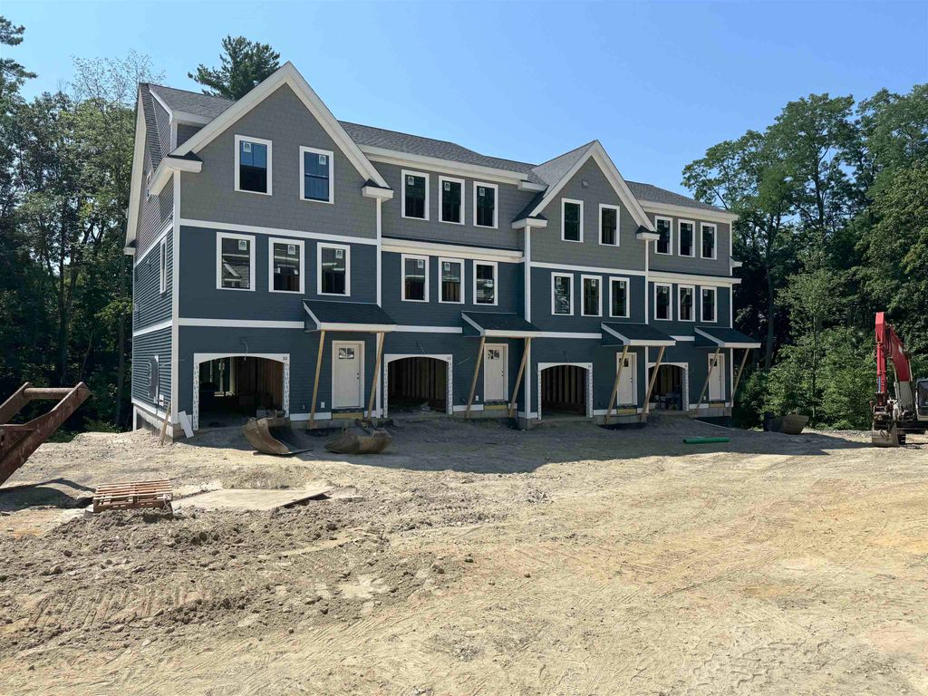 Photo of 25 Lenox Drive #A, Dover, NH 03820 (MLS # 5056031)