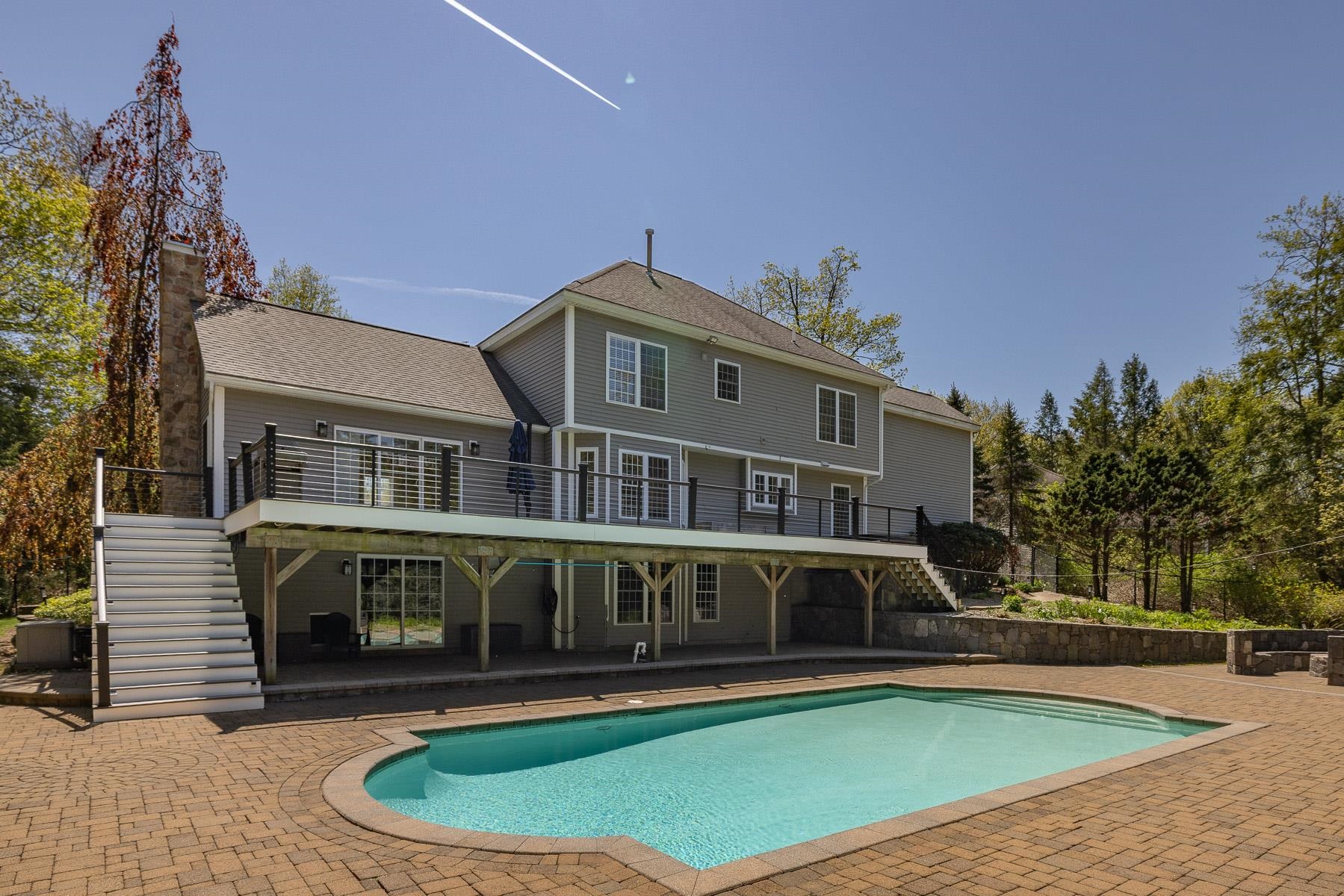 62 Quaker Lane