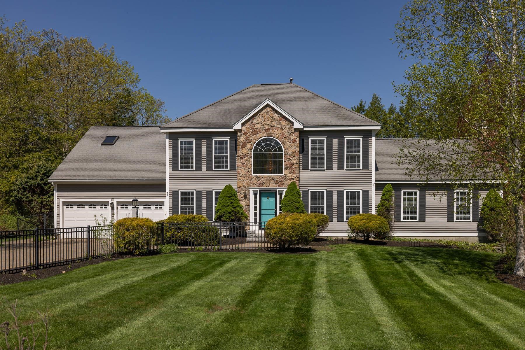 62 Quaker Lane