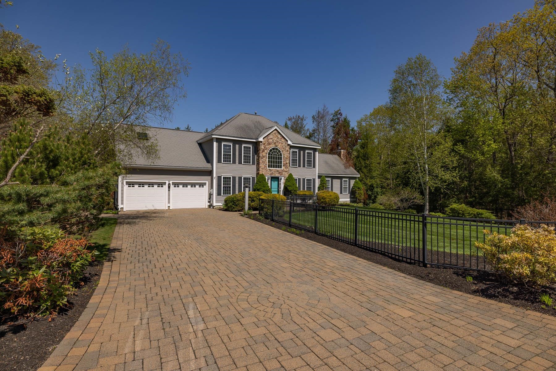 62 Quaker Lane