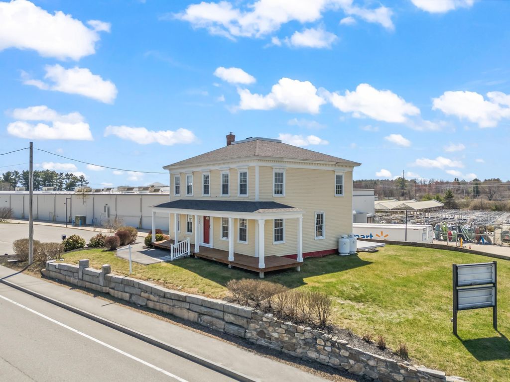 Photo of 2204 Woodbury Avenue, Newington, NH 03801 (MLS # 5074359)