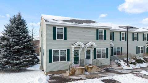 Photo of 146 Karatzas Avenue, Manchester, NH 03104 (MLS # 5072422)