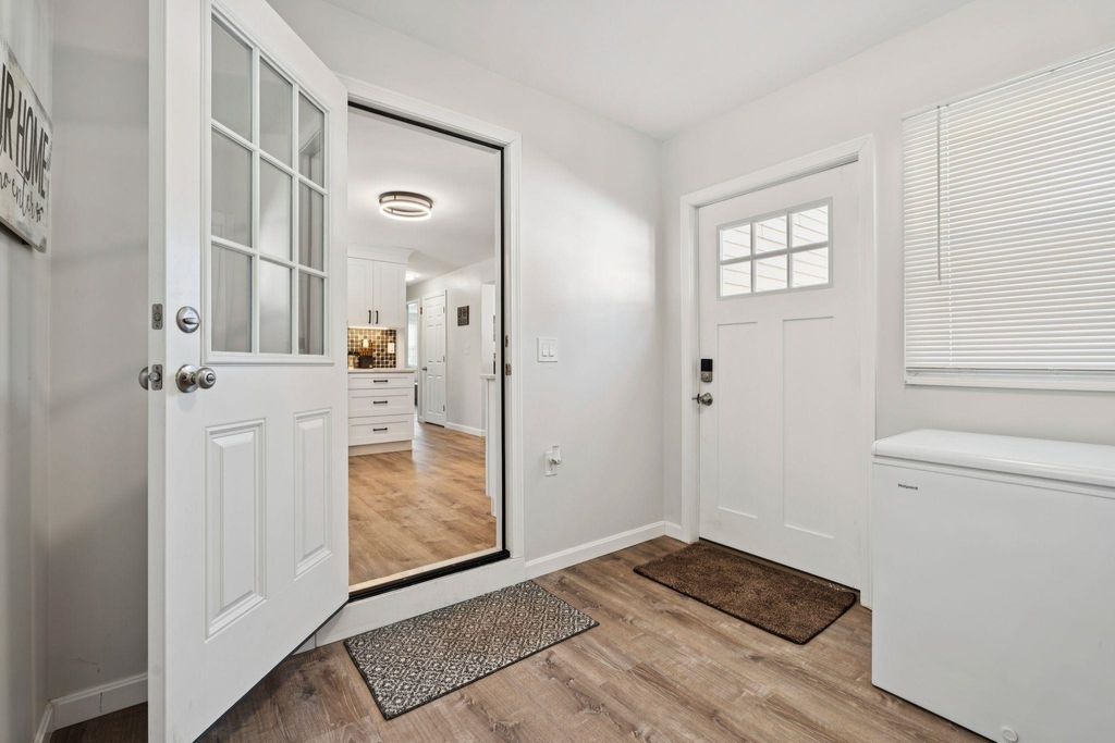 Photo of 9 Berry Hill Road, Hooksett, NH 03106 (MLS # 5077440)