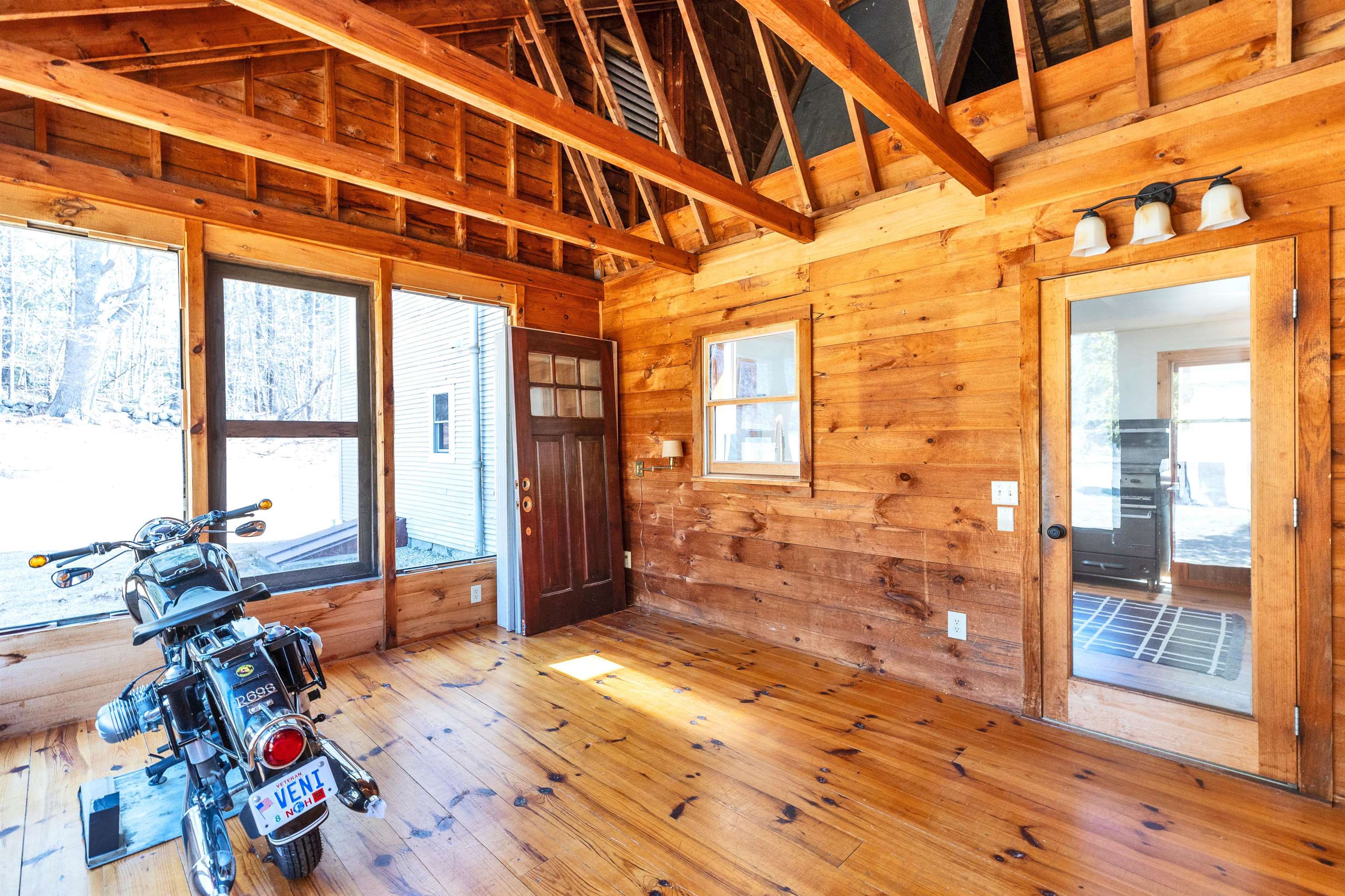 Bennington, New Hampshire 03442, United States, 2 Bedrooms Bedrooms, ,3 BathroomsBathrooms,Residential,Active,135580