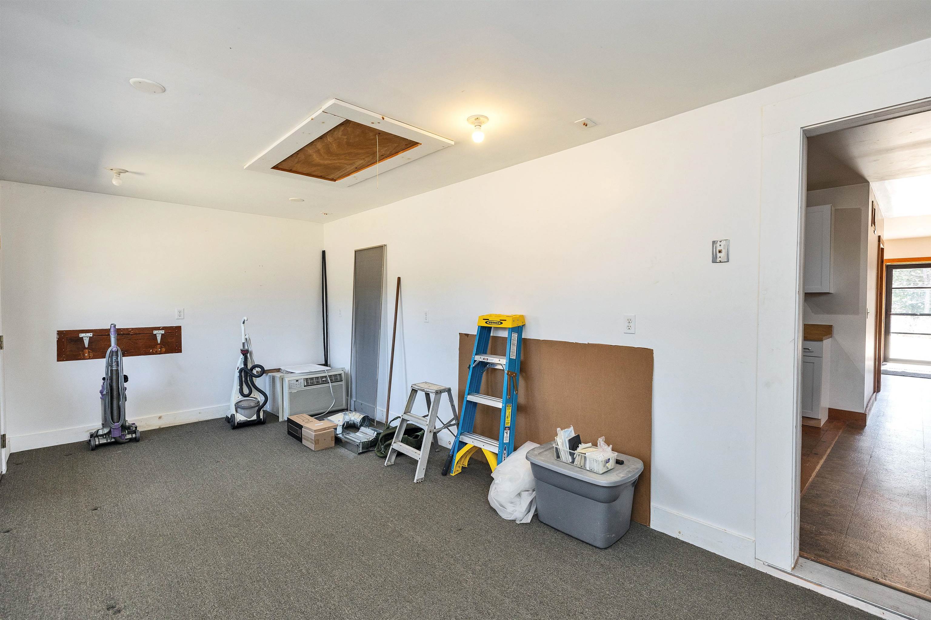 Bennington, New Hampshire 03442, United States, 2 Bedrooms Bedrooms, ,3 BathroomsBathrooms,Residential,Active,135580