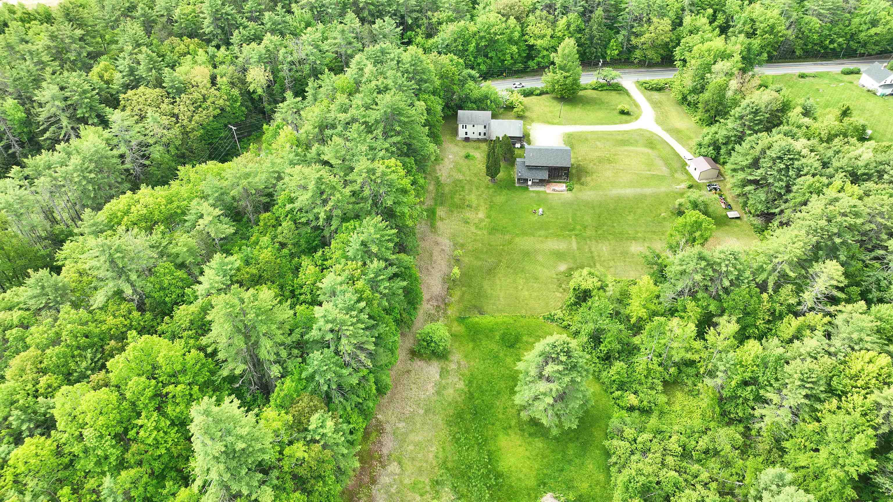 Bennington, New Hampshire 03442, United States, 2 Bedrooms Bedrooms, ,3 BathroomsBathrooms,Residential,Active,135580