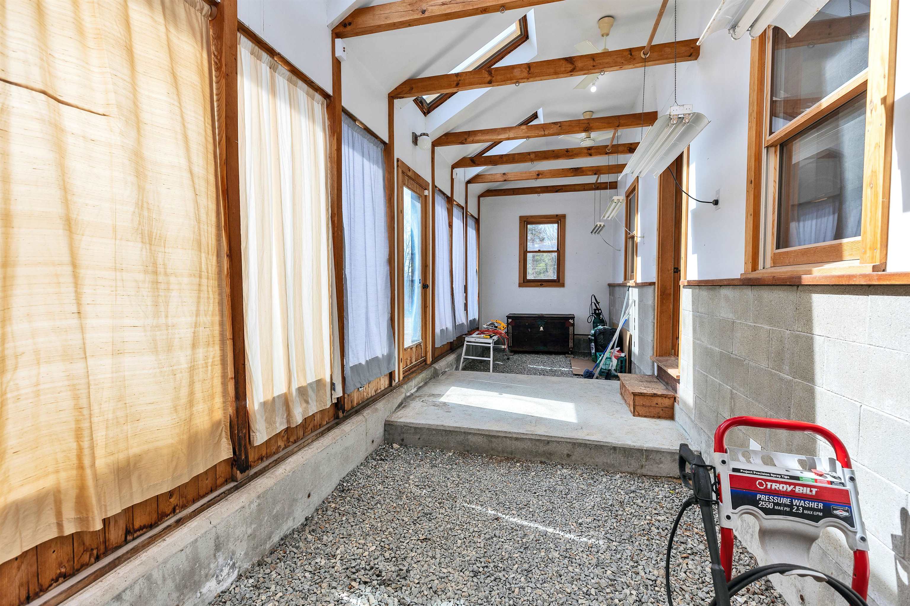 Bennington, New Hampshire 03442, United States, 2 Bedrooms Bedrooms, ,3 BathroomsBathrooms,Residential,Active,135580