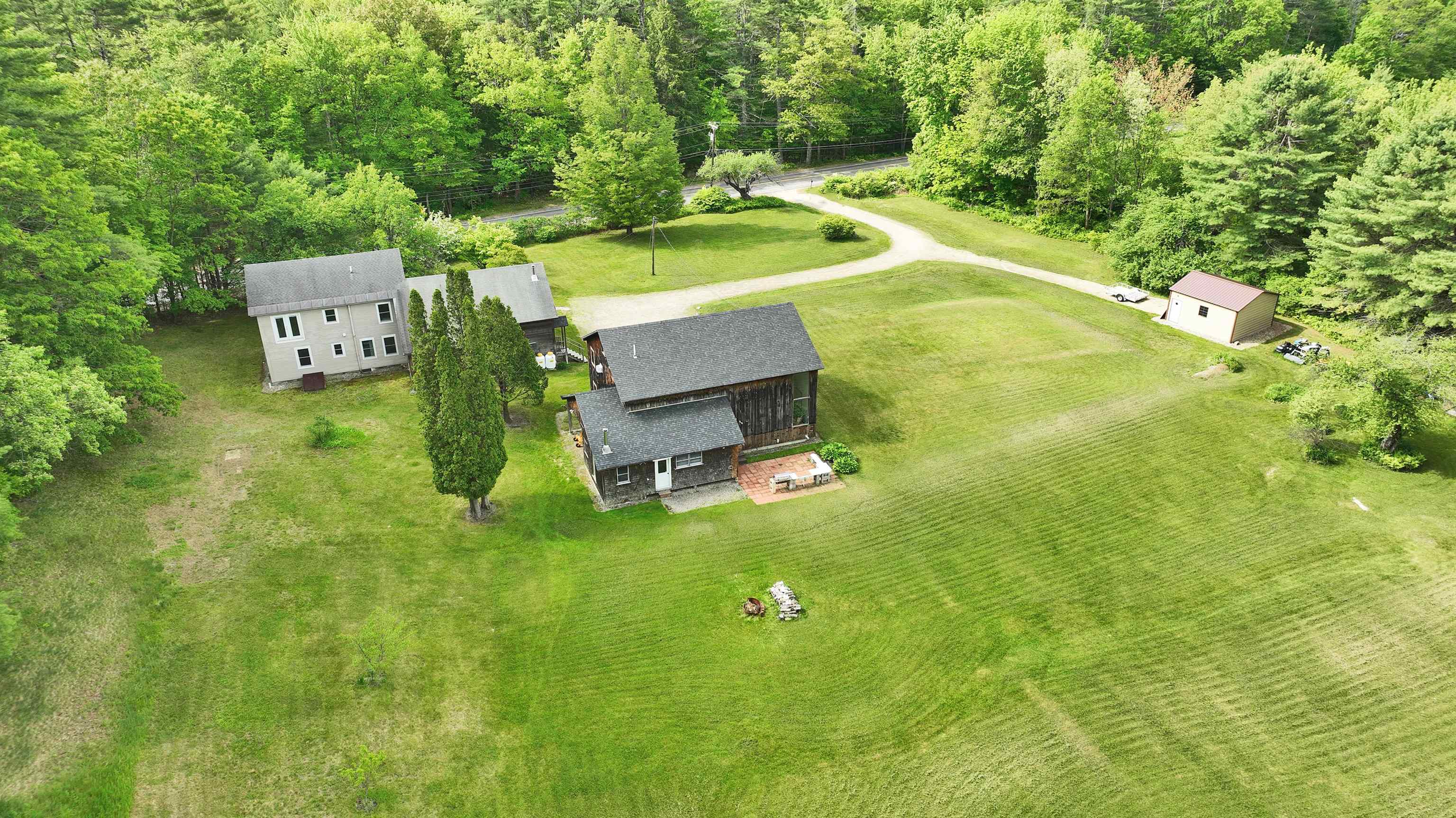 Bennington, New Hampshire 03442, United States, 2 Bedrooms Bedrooms, ,3 BathroomsBathrooms,Residential,Active,135580