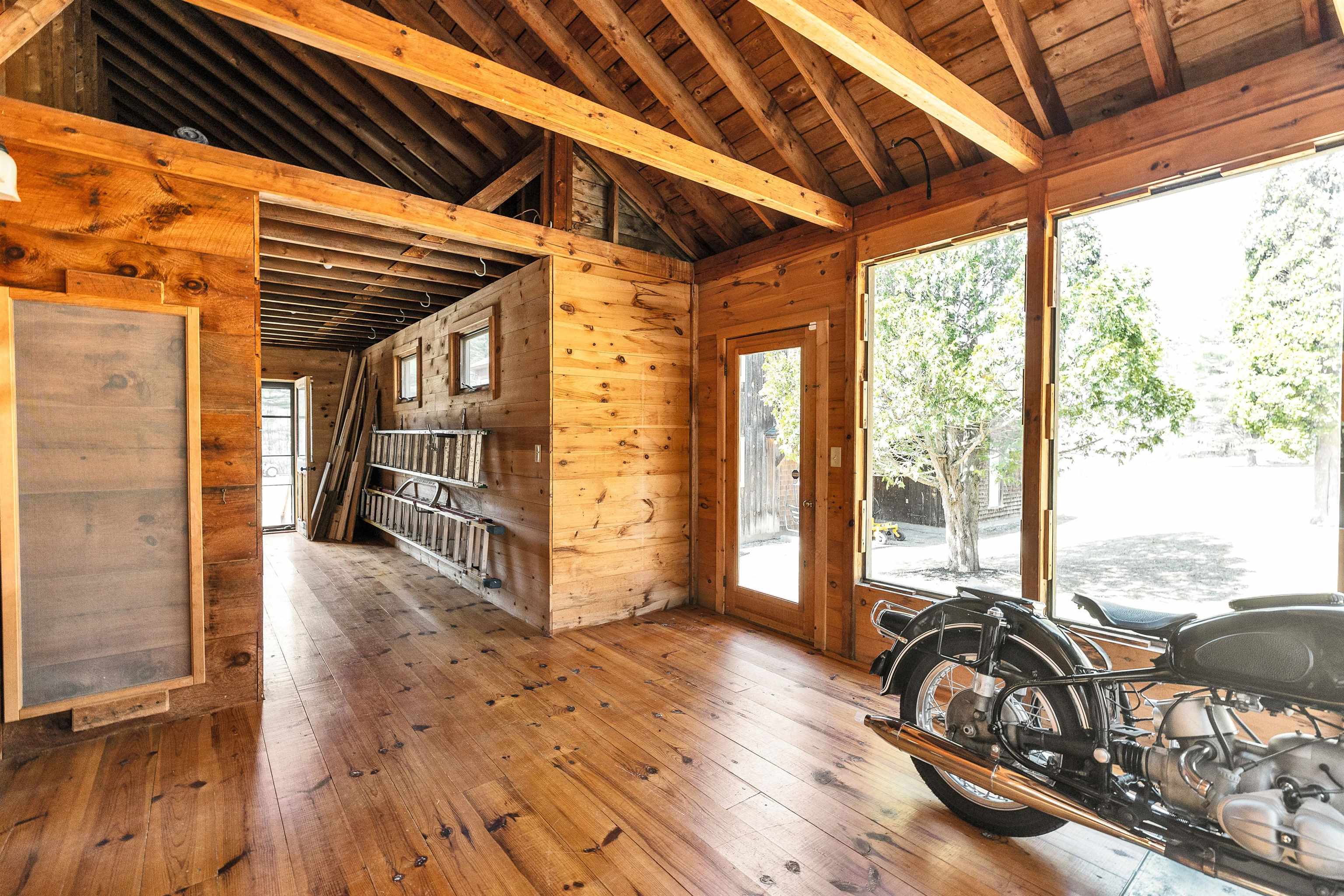 Bennington, New Hampshire 03442, United States, 2 Bedrooms Bedrooms, ,3 BathroomsBathrooms,Residential,Active,135580