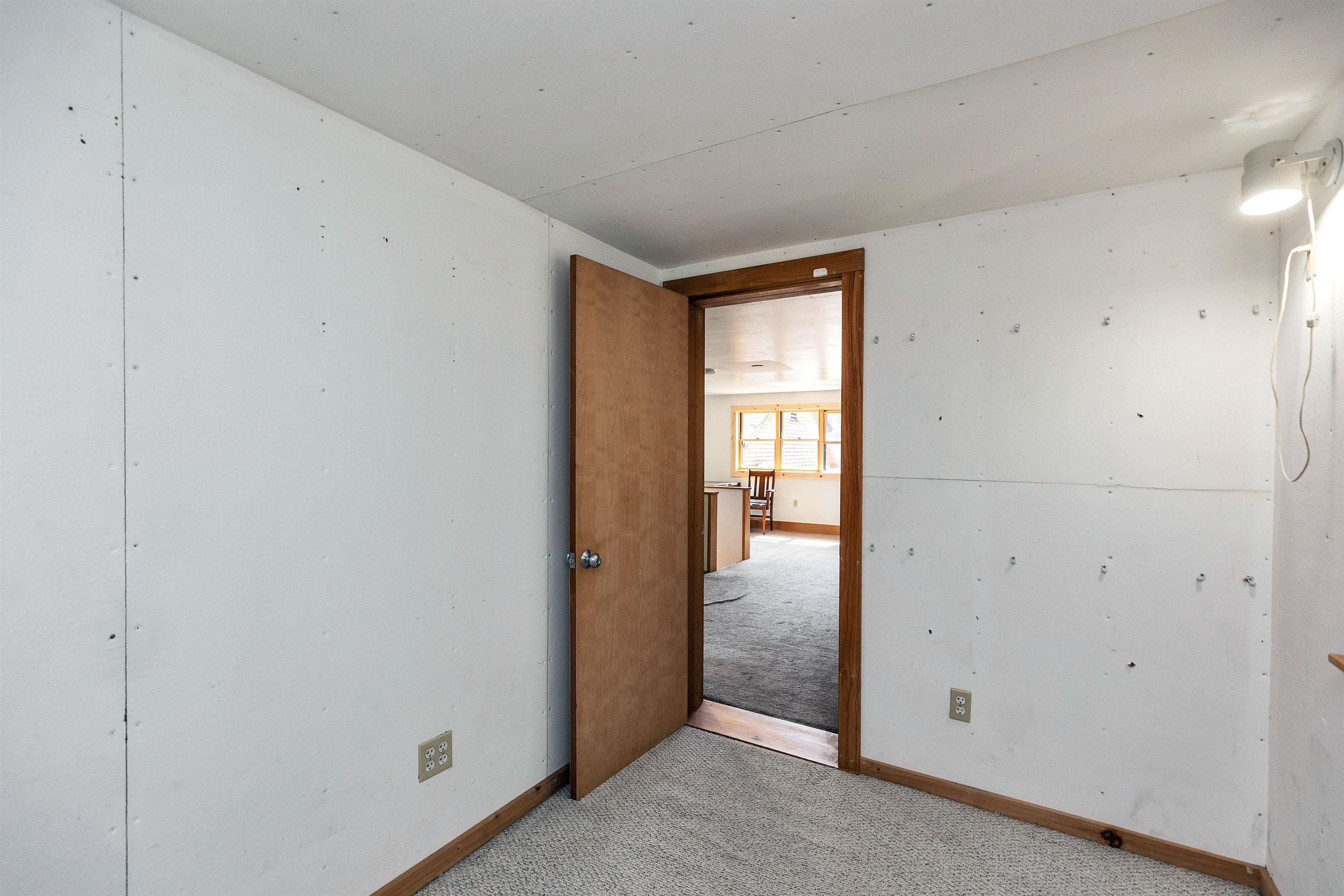 Bennington, New Hampshire 03442, United States, 2 Bedrooms Bedrooms, ,3 BathroomsBathrooms,Residential,Active,135580