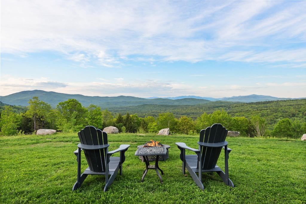 Photo of 33 Winterberry Lane, Plymouth, NH 03264 (MLS # 5045258)