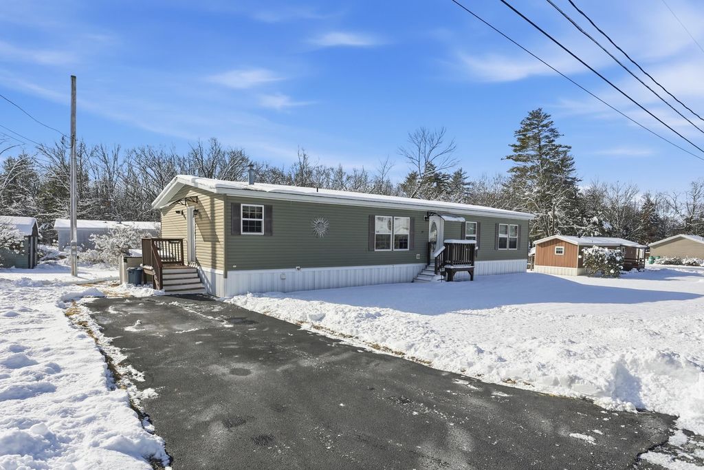Photo of 30 Winter Street, Salem, NH 03079 (MLS # 5074737)