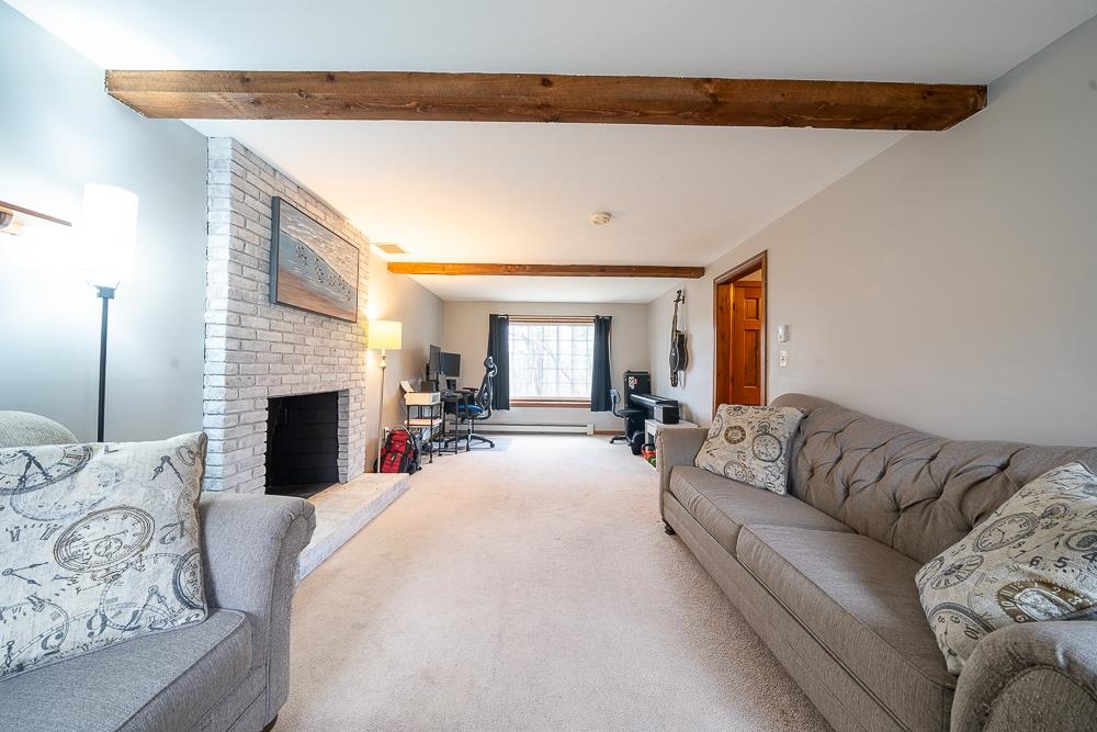 6 Hubbard Hill Road
