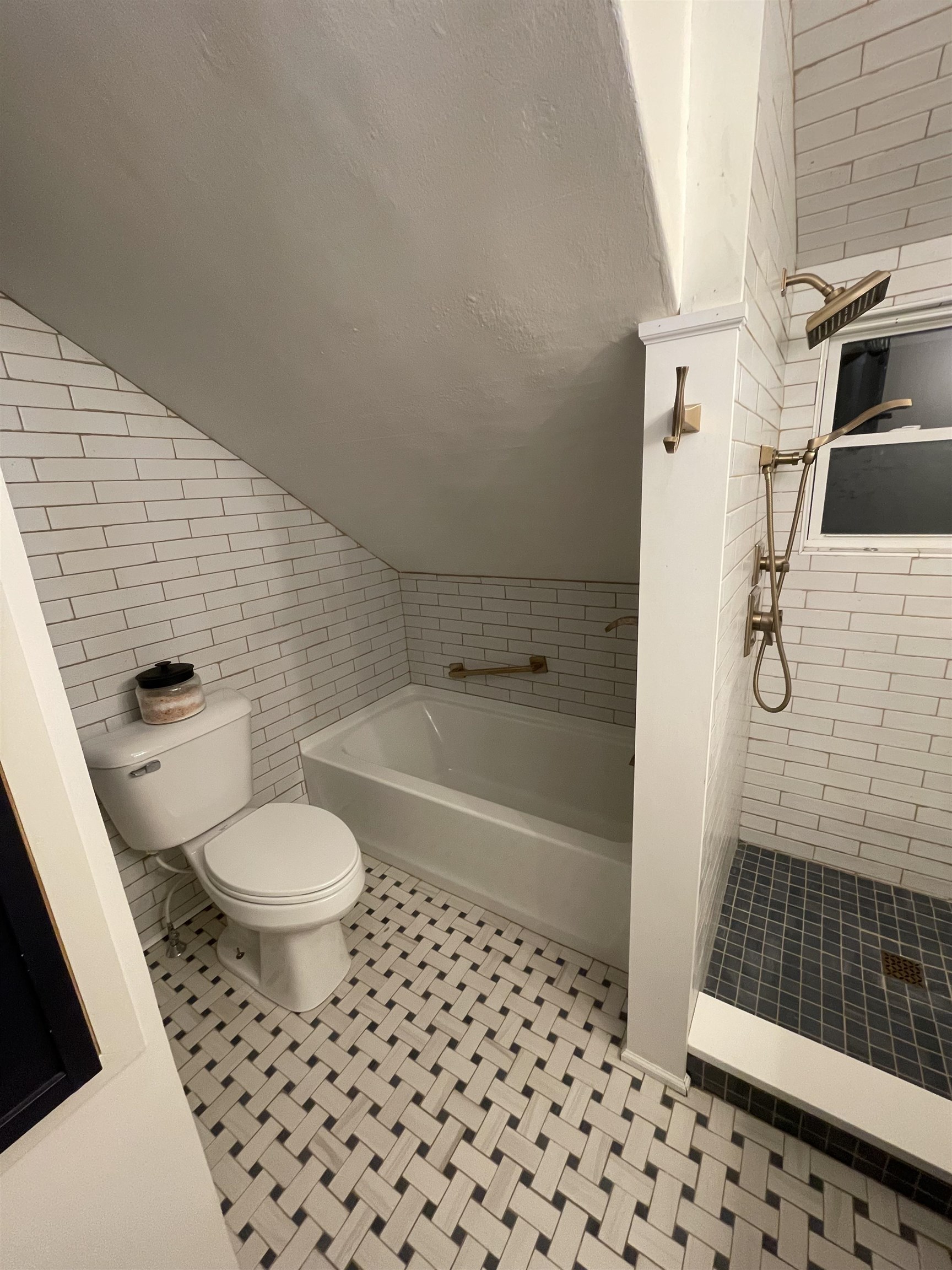 Berlin, New Hampshire 03570, United States, 3 Bedrooms Bedrooms, ,1 BathroomBathrooms,Residential,Active,162228