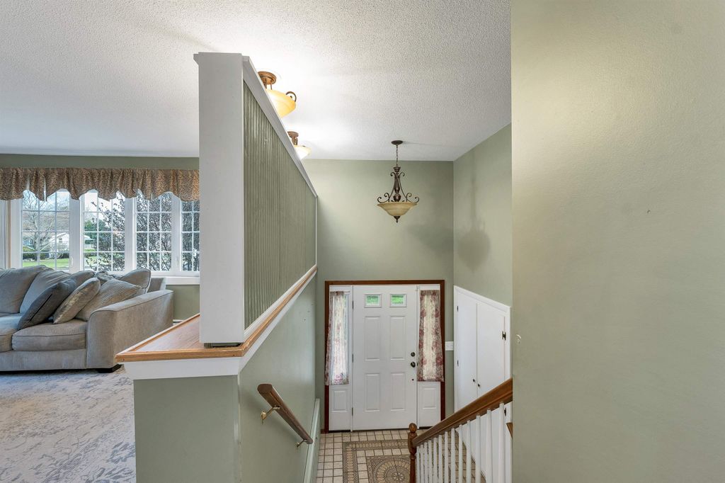 Photo of 6 Castle Drive, Hooksett, NH 03106 (MLS # 5085835)