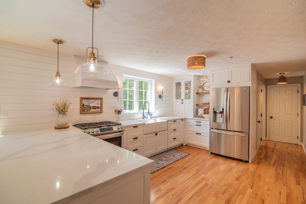 Photo of 7 Gailor Lane, Hooksett, NH 03106 (MLS # 5059391)