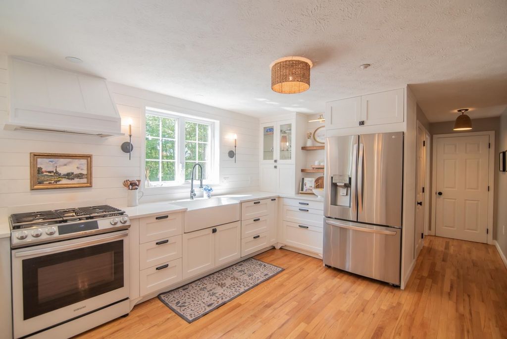 Photo of 7 Gailor Lane, Hooksett, NH 03106 (MLS # 5059391)